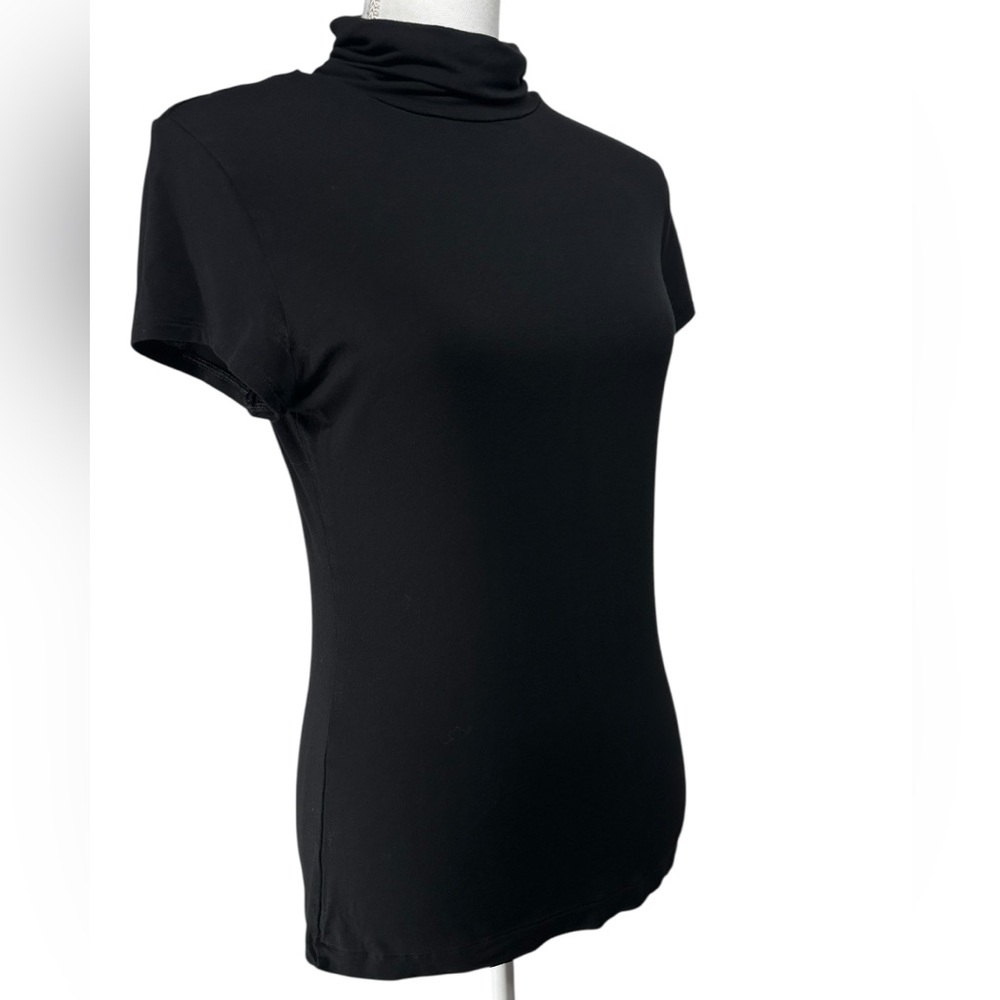 H&M / Black Short Sleeve Stretchy Turtleneck / Medium